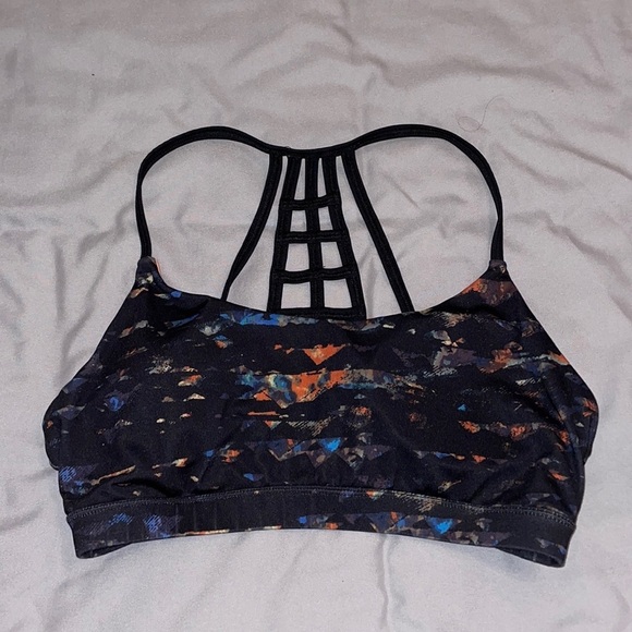 Black Speckled Padded Sports Bra with Strappy Back — Forever 21 - Picture 1 of 5